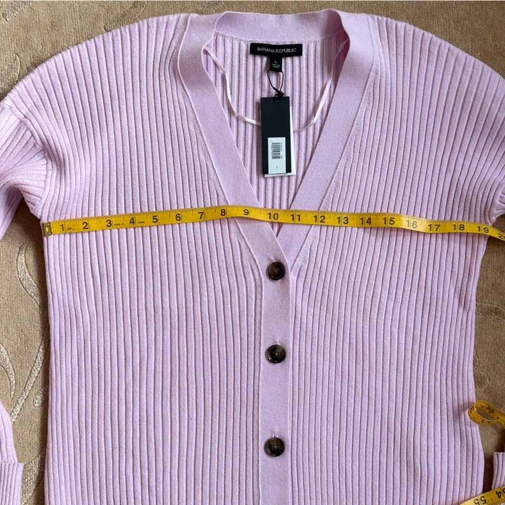 NWT, Banana Republic Lilac V-Neck Ribbed Button Down Cardigan Sweater, Size L - Picture 6 of 7